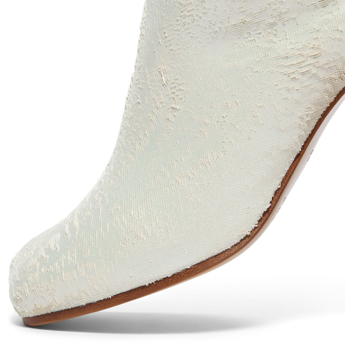 maison-margiela-tabi-ankle-boots-h60-s58wu0246-p8159-ha740-white-pearly  Footwear