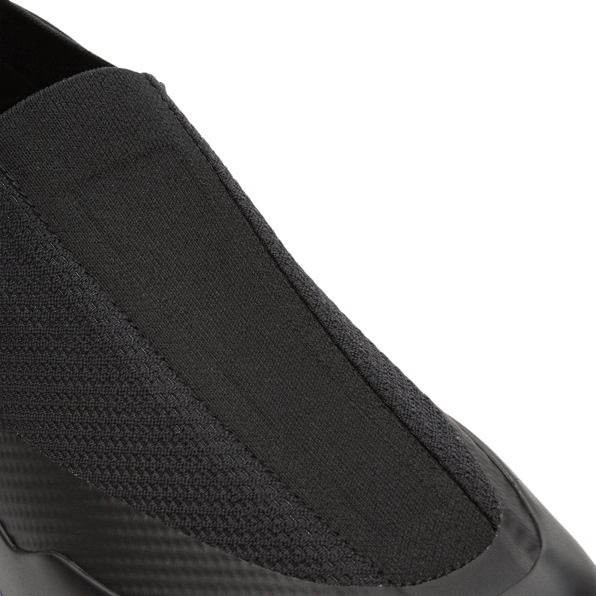arcteryx-kragg-men-black-black  Footwear